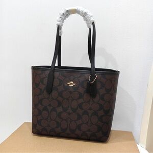 Coach Small Tote Bag Signature Canvas Everyday Chic